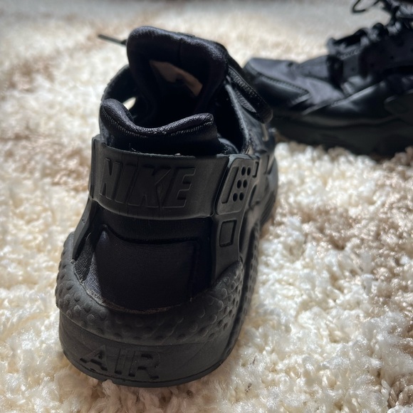 Lightly worn Nike Air Huaraches